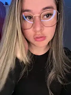 Snapshot of Sharon_07 chatting on January 2025 11:37:02 PM Sharon 07 online show from January 2025 11:37:02 PM