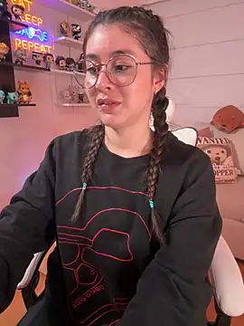 Snapshot of Sharon_07 chatting on November 2025 11:38:02 PM Sharon 07 online show from November 2025 11:38:02 PM