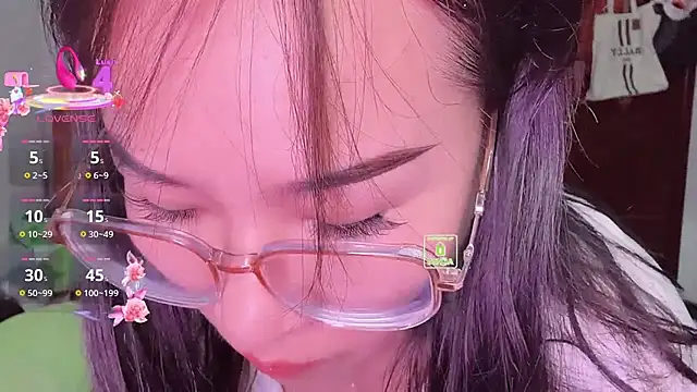 Liqinqin online show from September 2025 03:00:02 PM