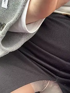 Liqinqin online show from November 2025 12:32:01 AM