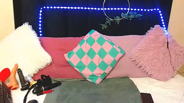 AmazingDarkDoll online show from November 2025 04:05:01 PM