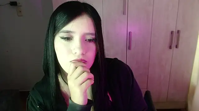 Velvet 28 online show from October 2025 01:35:02 PM