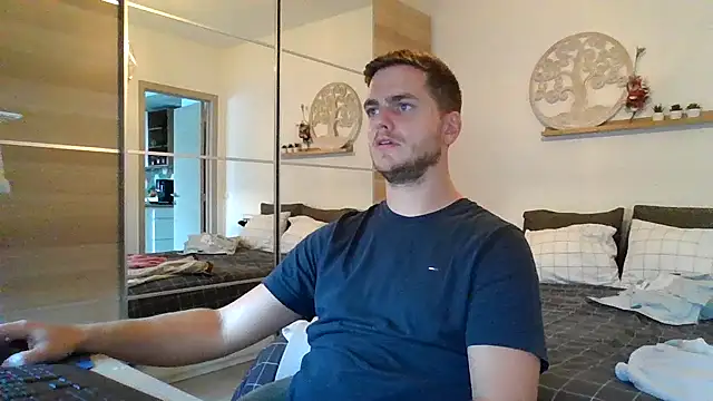 syl01 online show from September 2025 04:45:02 PM