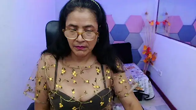 Snapshot of AmandaPeet chatting on September 2025 07:59:01 PM AmandaPeet online show from September 2025 07:59:01 PM