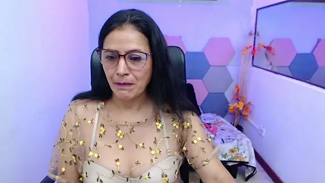 Snapshot of AmandaPeet chatting on September 2025 08:35:02 PM AmandaPeet online show from September 2025 08:35:02 PM