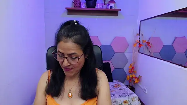 Snapshot of AmandaPeet chatting on October 2025 08:05:02 PM AmandaPeet online show from October 2025 08:05:02 PM