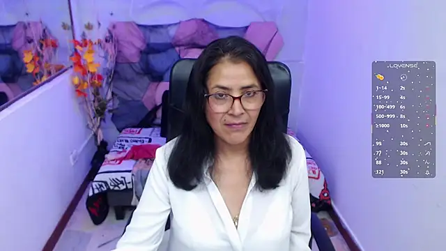 Snapshot of AmandaPeet chatting on October 2025 08:13:02 PM AmandaPeet online show from October 2025 08:13:02 PM