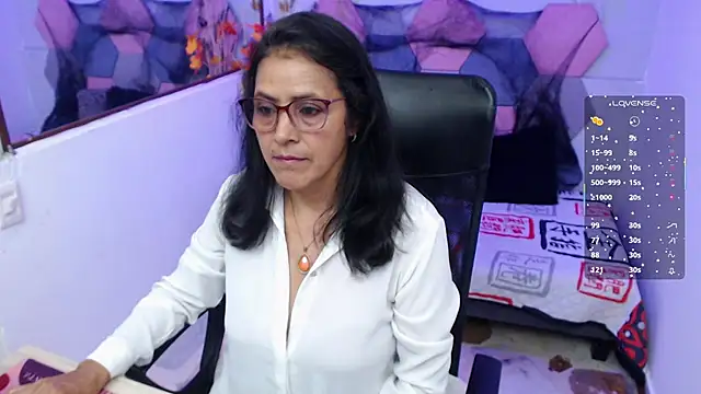 Snapshot of AmandaPeet chatting on October 2025 08:32:01 PM AmandaPeet online show from October 2025 08:32:01 PM