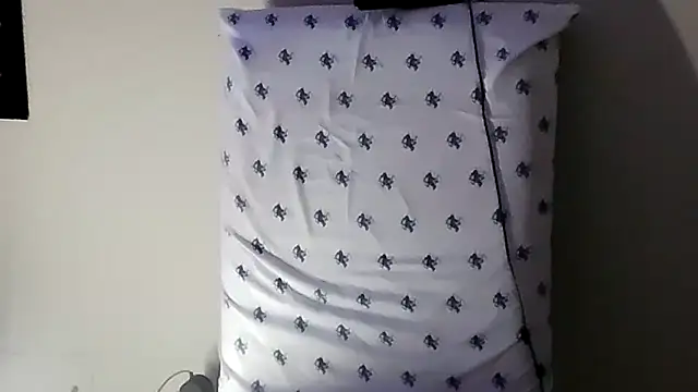 Snapshot of Triggerhappycj100 chatting on November 2025 11:40:02 PM Triggerhappycj100 online show from November 2025 11:40:02 PM