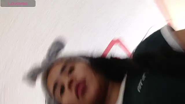 laure torres online show from October 2025 05:40:02 PM