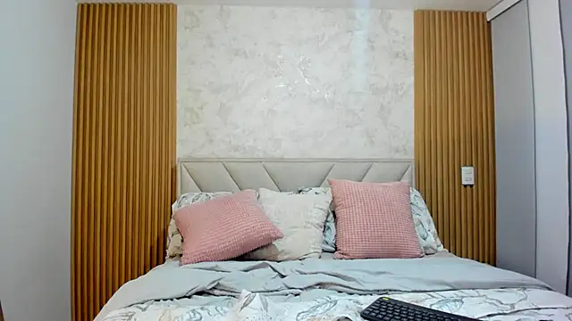 Snapshot of biancabigboobs22 chatting on April 2026 03:11:01 AM biancabigboobs22 online show from April 2026 03:11:01 AM