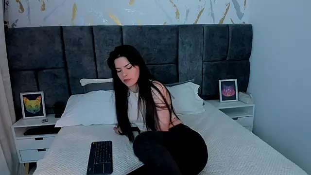 Astrid Velle online show from January 2026 05:34:02 AM