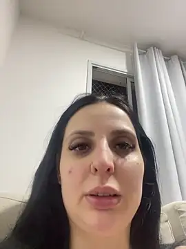 yumi-hot online show from March 2026 02:15:01 AM