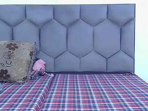 Diyaa Singh online show from September 2025 04:45:02 AM