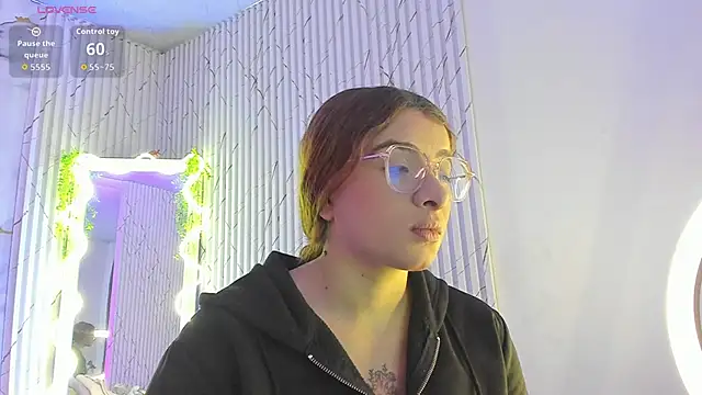 Naomy tay1 online show from March 2026 03:33:01 AM