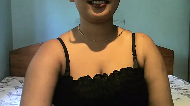 Snapshot of LoveTrainX chatting on March 2026 07:36:01 AM LoveTrainX online show from March 2026 07:36:01 AM