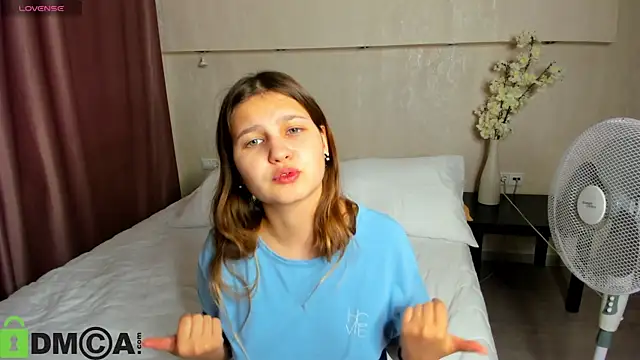 Elle Ellise online show from October 2025 01:23:01 AM