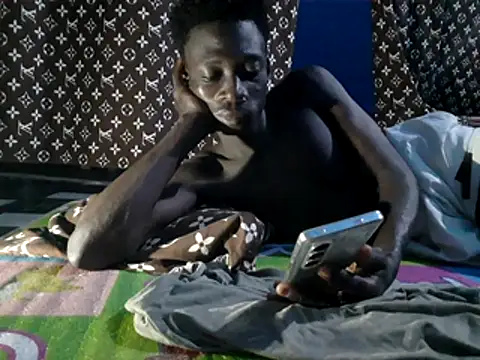 Snapshot of azomedo chatting on April 2026 12:20:02 AM azomedo online show from April 2026 12:20:02 AM