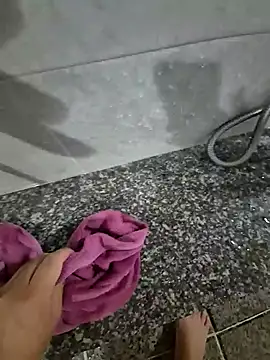 starvingo2002 online show from November 2025 04:46:02 AM