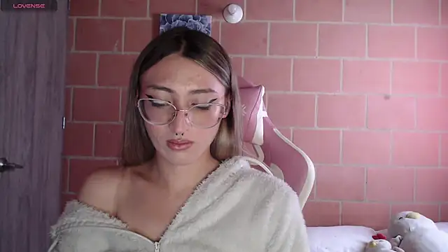 Snapshot of Andrea_camilaaa chatting on September 2025 05:56:01 PM Andrea camilaaa online show from September 2025 05:56:01 PM