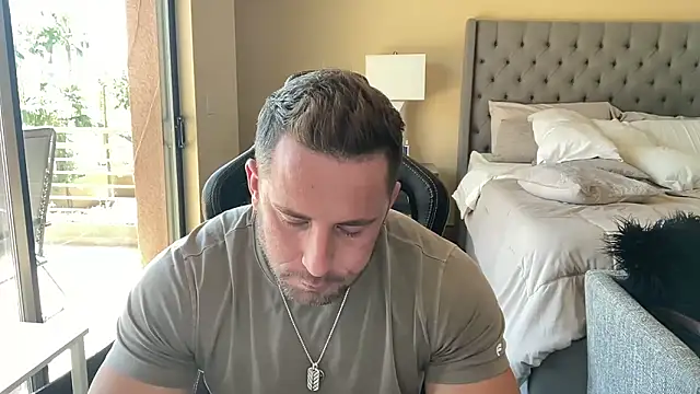 brettmycles28 online show from September 2025 06:41:02 PM