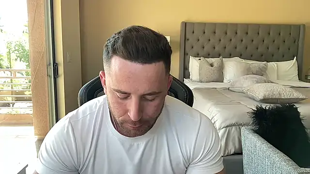 brettmycles28 online show from September 2025 06:23:02 PM