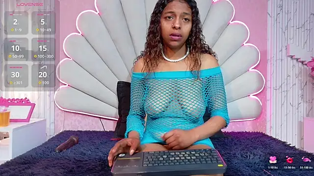 MisRoos online show from December 2025 03:41:01 PM