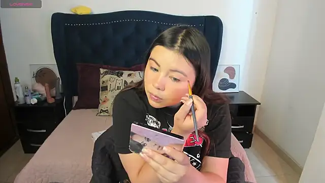 LucyPetit online show from September 2025 01:15:01 PM