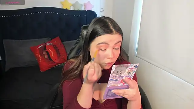 LucyPetit online show from November 2025 02:07:01 PM