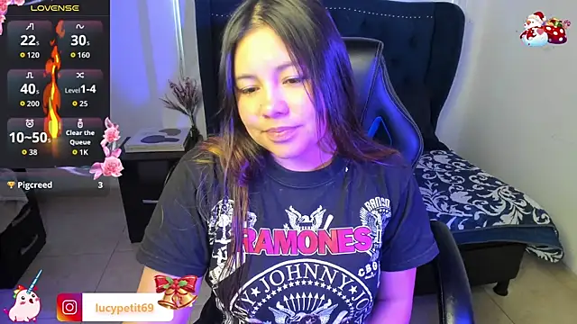 LucyPetit online show from January 2026 01:13:02 PM