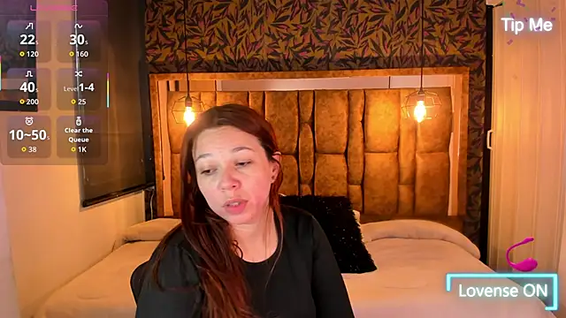 Isa Thompson   online show from November 2025 12:02:02 PM