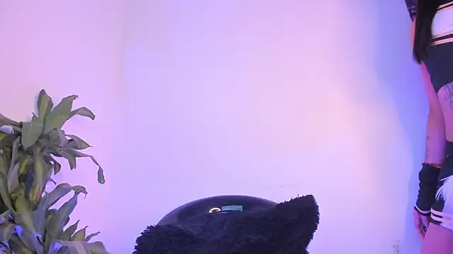 Snapshot of Lucy_shen_ chatting on October 2025 11:14:01 PM Lucy shen online show from October 2025 11:14:01 PM