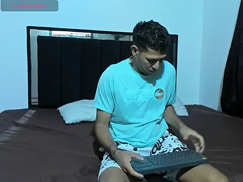 lindoshot sexlove online show from November 2025 03:20:02 AM