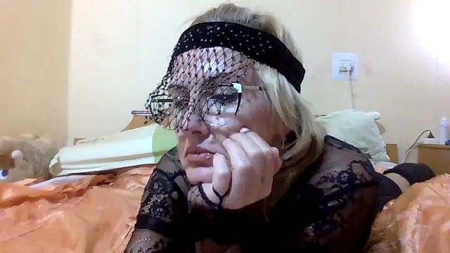 TianaQLove online show from September 2025 06:02:01 PM