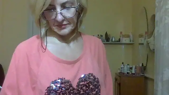 TianaQLove online show from November 2025 06:51:01 PM