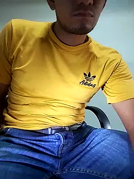 Snapshot of Bosssweet22cm chatting on November 2025 01:10:01 PM Bosssweet22cm online show from November 2025 01:10:01 PM