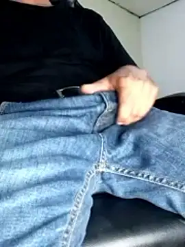 Snapshot of Bosssweet22cm chatting on January 2026 12:07:02 PM Bosssweet22cm online show from January 2026 12:07:02 PM