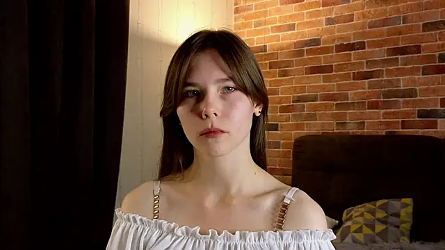 EmiliDen online show from October 2025 05:43:01 PM