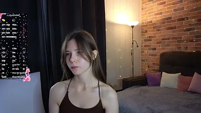 EmiliDen online show from November 2025 05:11:01 PM