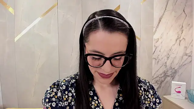 IsisNoir online show from March 2026 01:00:01 PM