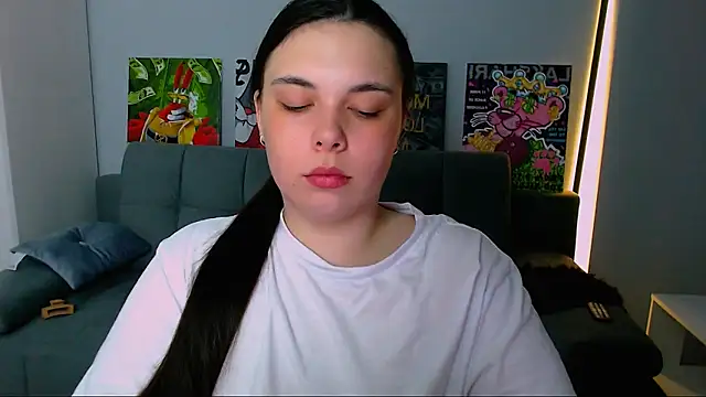 queenofthesense  online show from April 2026 12:39:01 PM