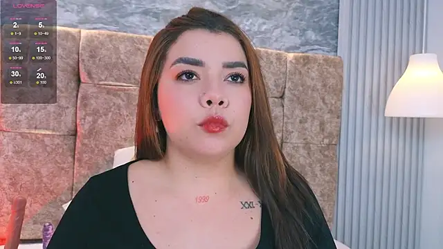 leilapons online show from April 2026 07:19:01 PM