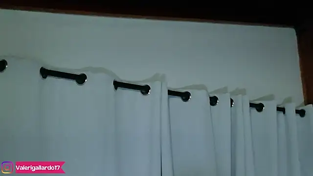 ValeriGallardo17 online show from November 2025 02:10:02 AM