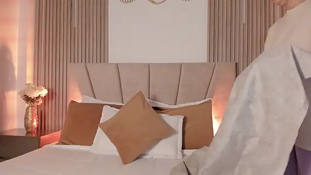 Rachell Jamess online show from September 2025 04:02:02 AM