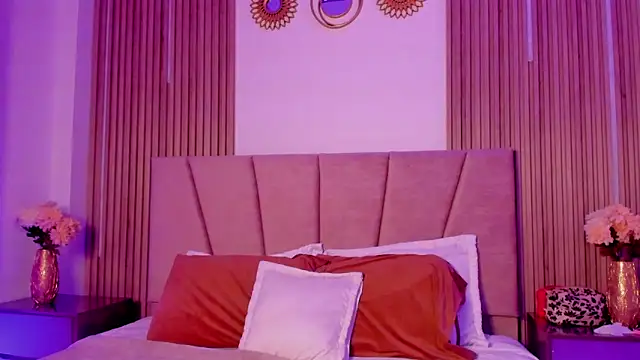 Rachell Jamess online show from November 2025 03:38:01 AM