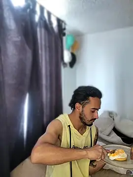 Andrusex100 online show from April 2026 09:01:01 PM