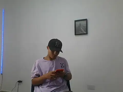 yissus 20  online show from April 2026 08:58:01 PM