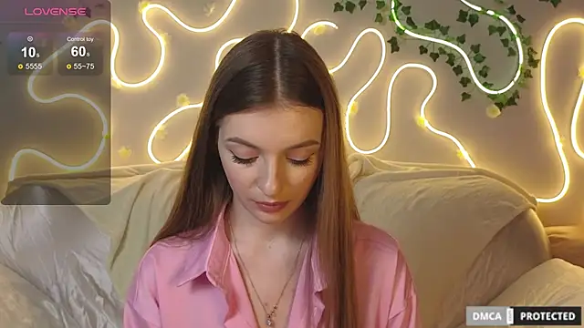 Alice-Meow online show from October 2025 06:58:01 PM