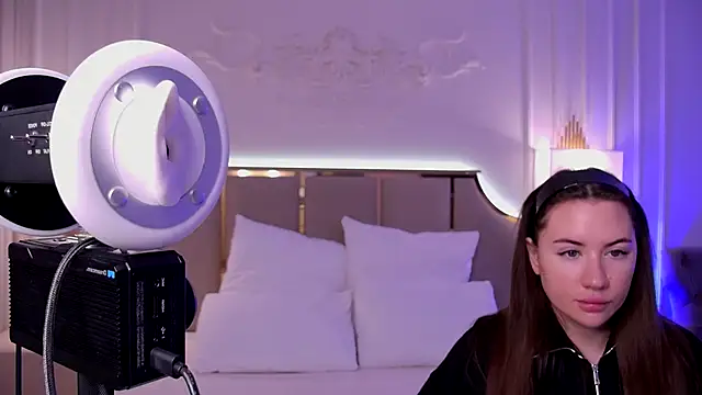 Snapshot of MeganStrain chatting on September 2025 03:08:02 AM MeganStrain online show from September 2025 03:08:02 AM