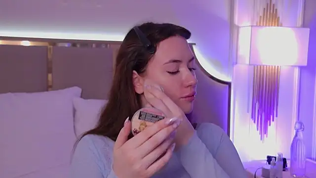 Snapshot of MeganStrain chatting on September 2025 03:11:01 AM MeganStrain online show from September 2025 03:11:01 AM